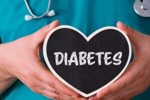 Con una correcta prevención y tratamiento, es totalmente compatible esta enfermedad y el entorno laboral. De todos modos, en este post ahondamos más al respecto