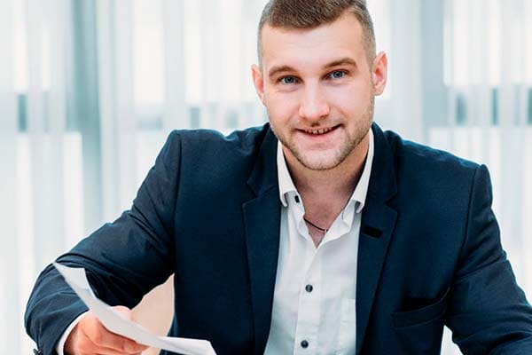 Es una de las mejores opciones para que el candidato sea valorado por sus cualidades, y no por informaci贸n personal. Descubre m谩s sobre los CV ciegos en nuestro post