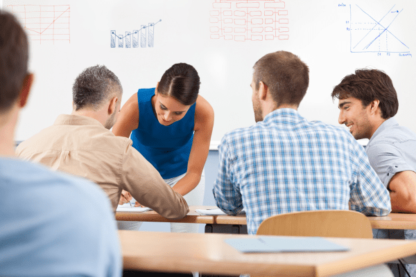 La formaci贸n continua de los empleados y directivos es crucial para seguir d铆a a d铆a competitivos, y nada mejor que aprovechar la formaci贸n bonificada para empresas