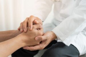 La depresión puede tener origen en el trabajo, por lo que saber detectarla a tiempo y combatirla es crucial